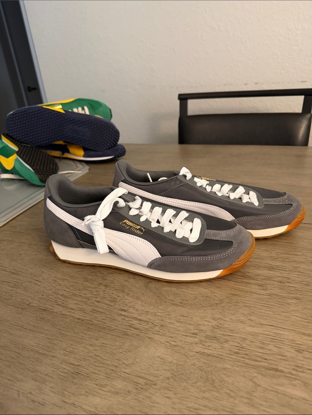 Puma Easy Rider Men's Gray & White Suede Sneakers